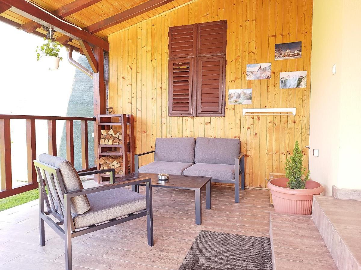 Casa De Vacanta Ayan Harman ภายนอก รูปภาพ